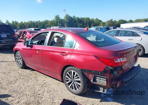 2018 Subaru Legacy 2.5I Premium z USA, uszkodzony, nr VIN 4S3BNAF65J3036245